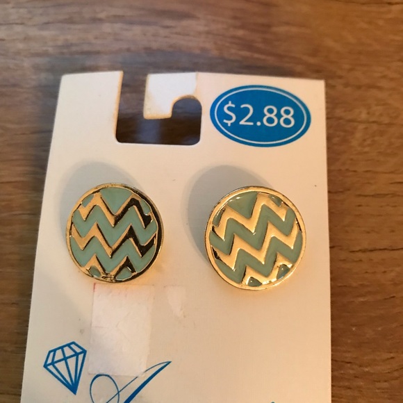 Bundle 2 for 15$ Earring bundle. Set of 5 - Picture 6 of 7